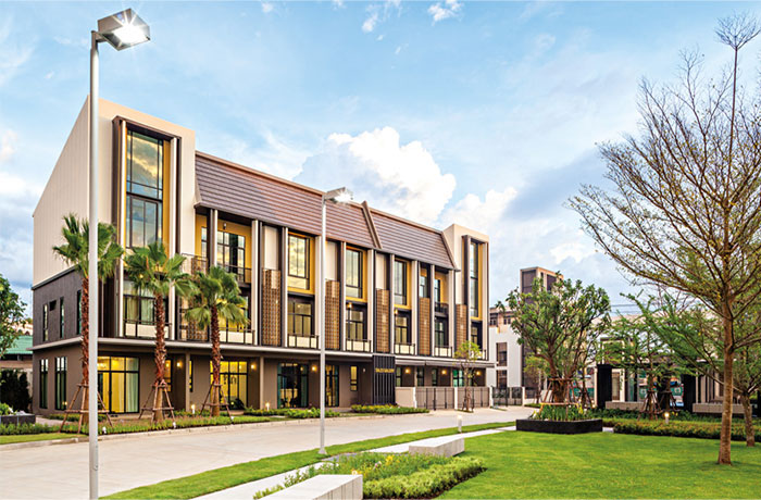 ฟลอร่า วงศ์สว่าง (Flora Wongsawang)