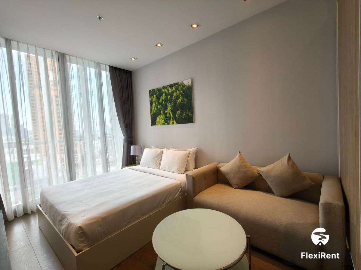 Park Origin Phrom Phong HNM