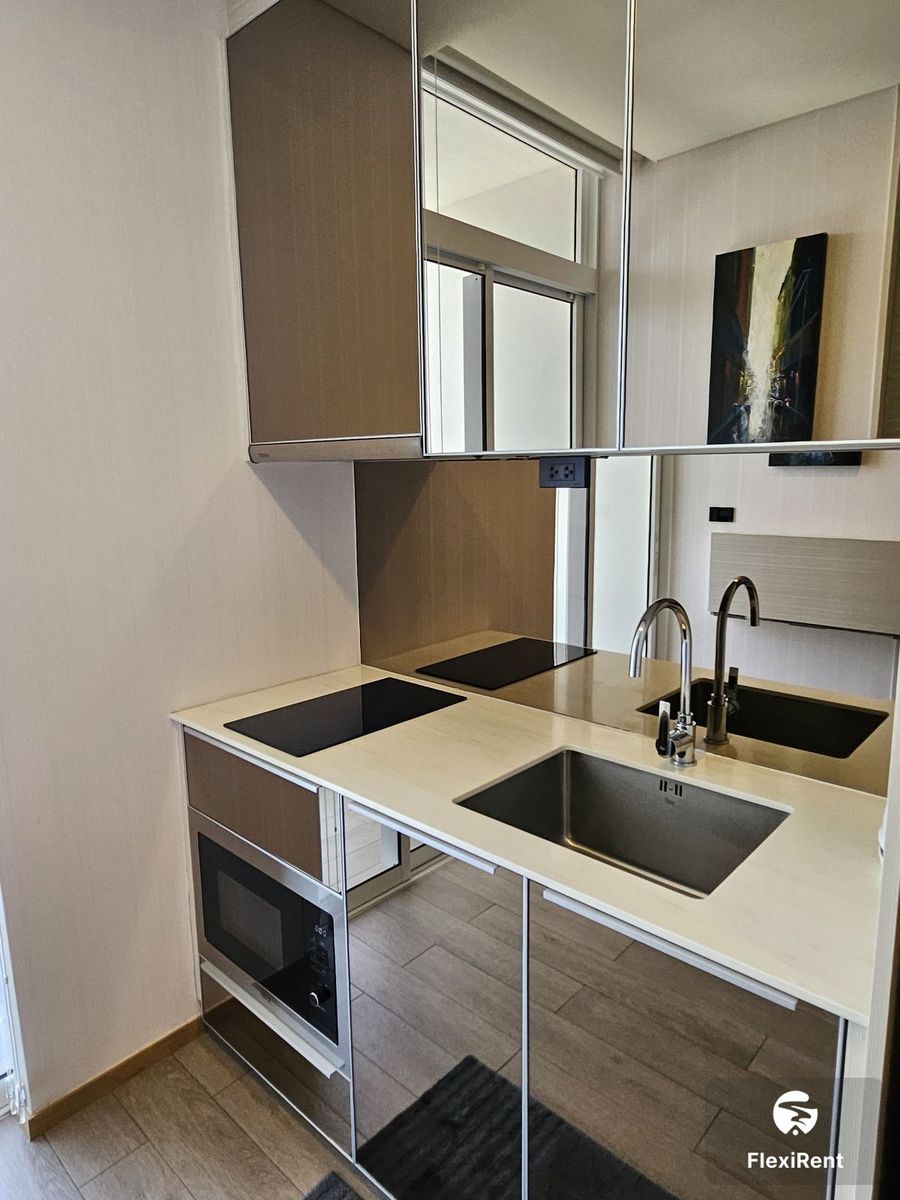 Siamese Exclusive Sukhumvit 42 photo #3