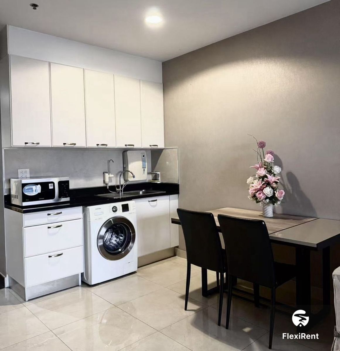 Condo The Platinum photo #4