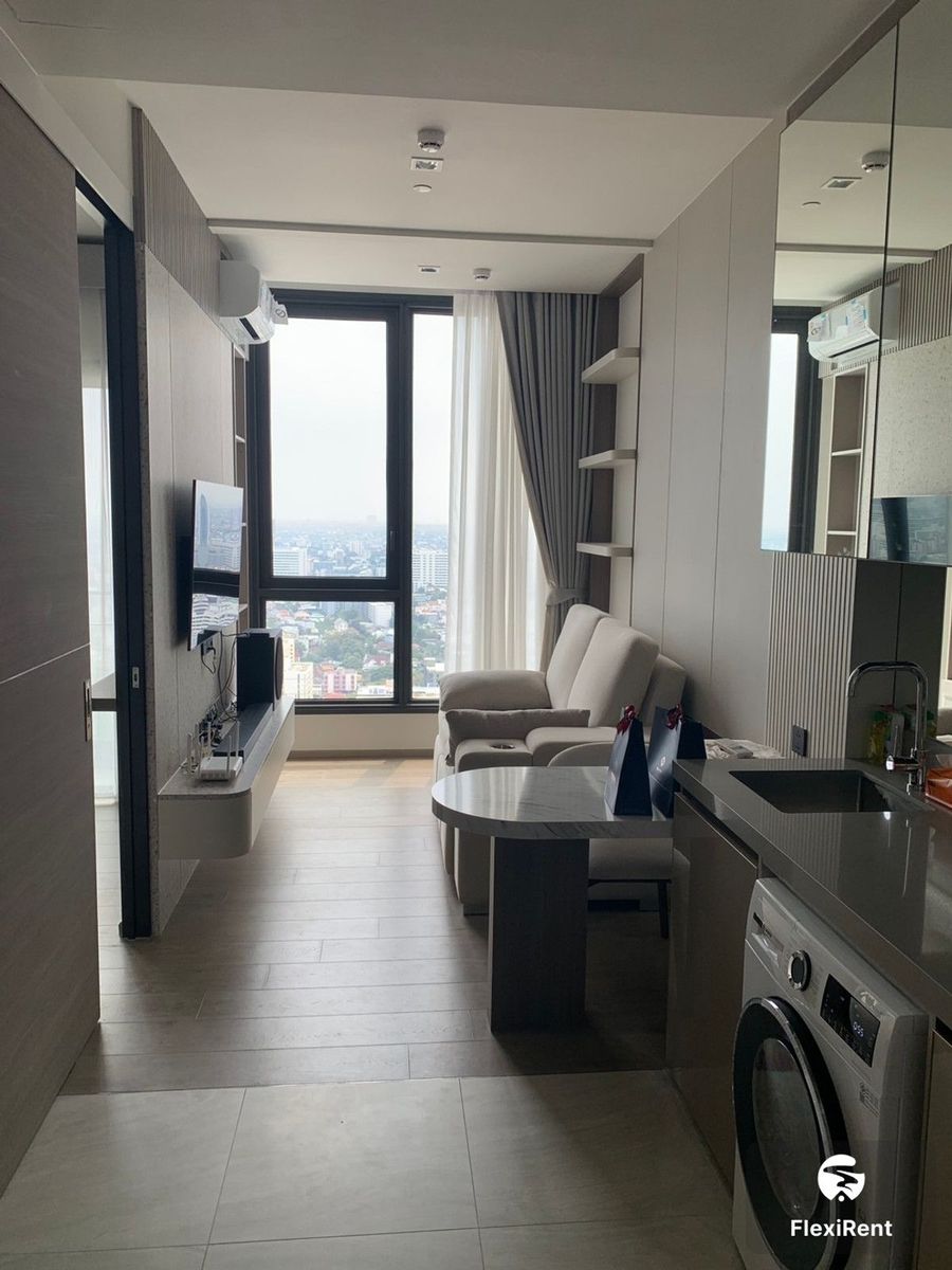 The Crest Park Residences photo #2