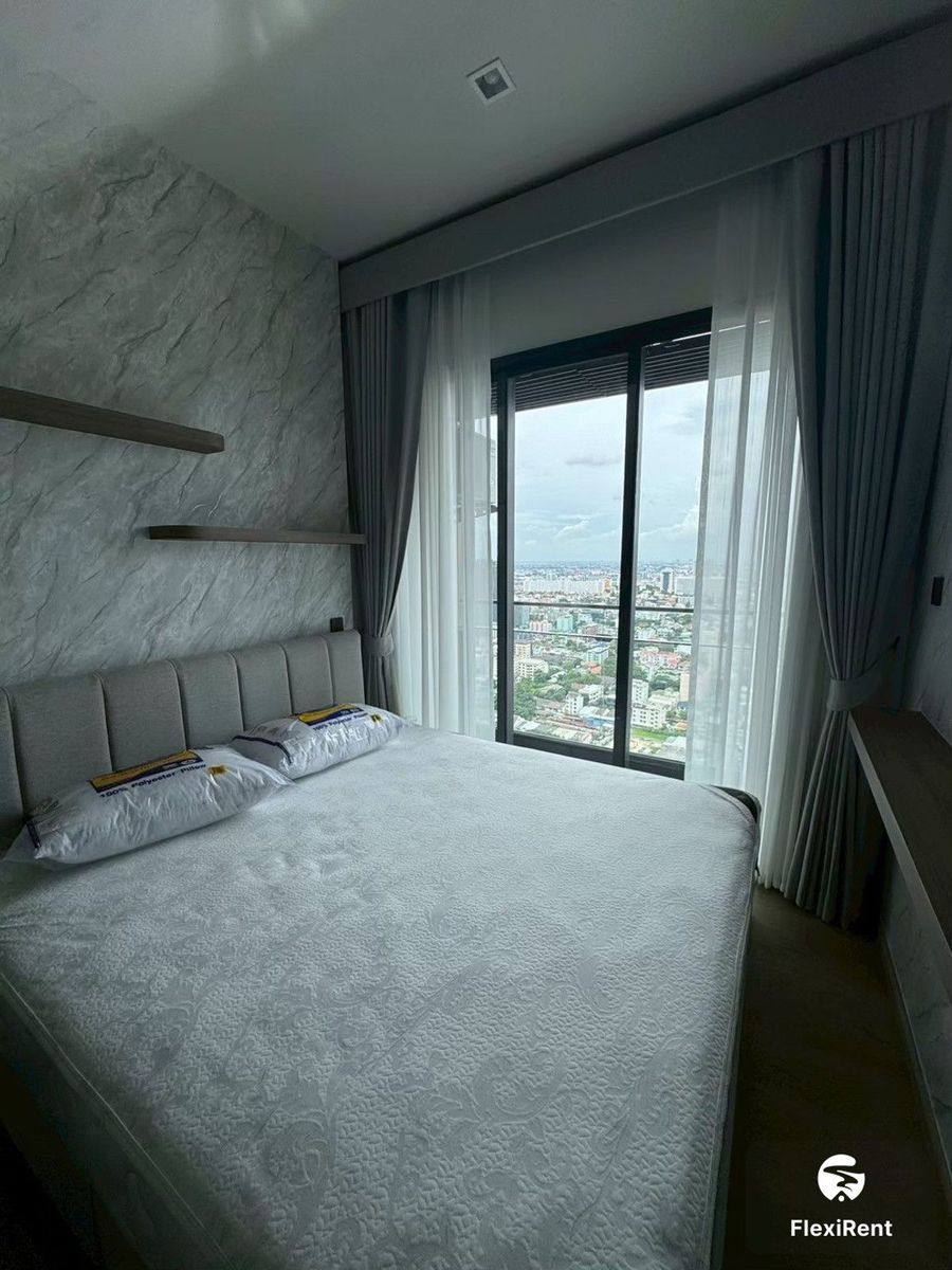 The Crest Park Residences photo #3