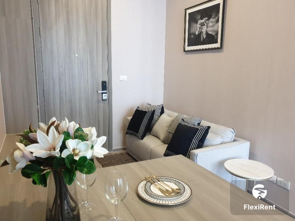 Knightsbridge Kaset Society photo #2