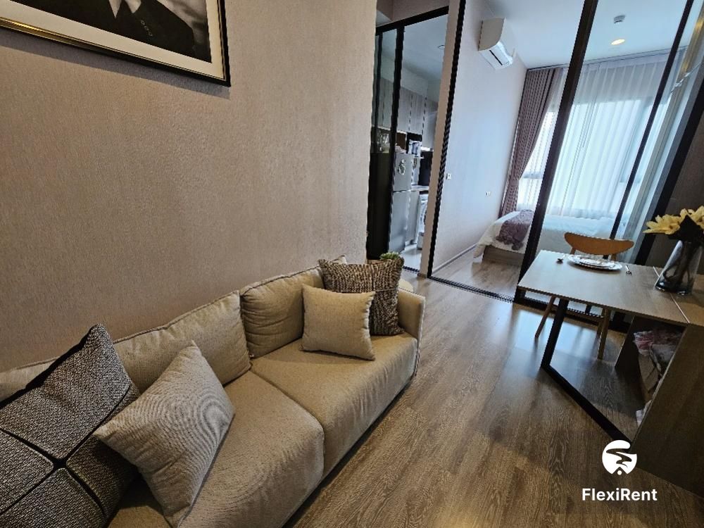 Knightsbridge Kaset Society photo #3