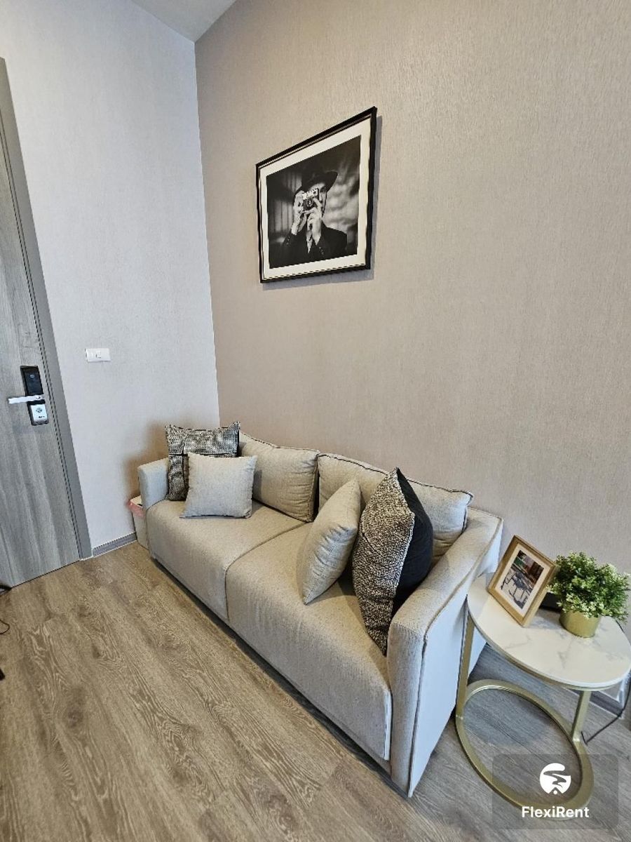 Knightsbridge Kaset Society photo #5