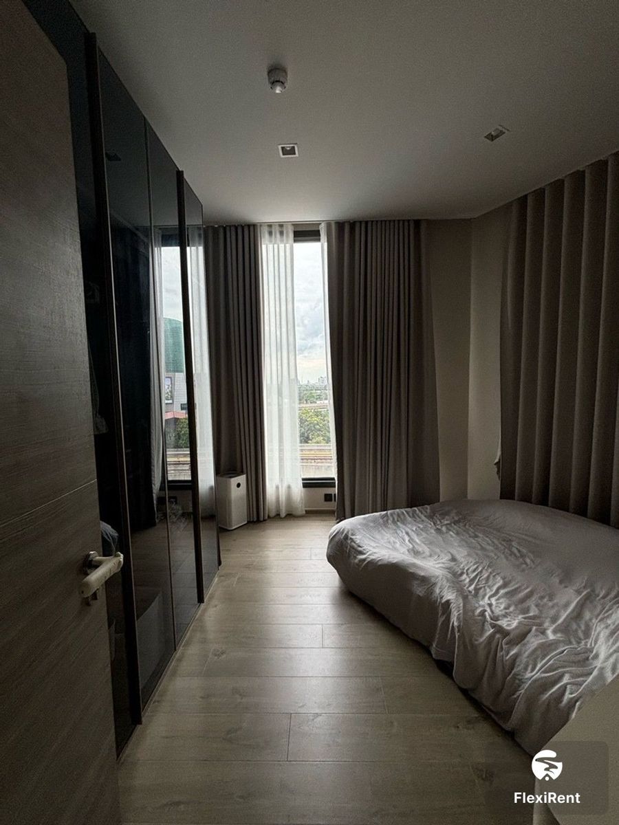 The Crest Park Residences photo #2