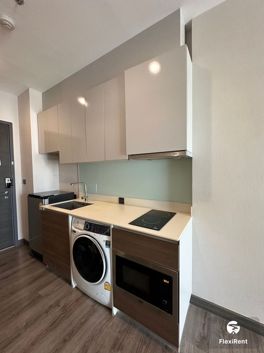 Urbano Rajavithi photo #3