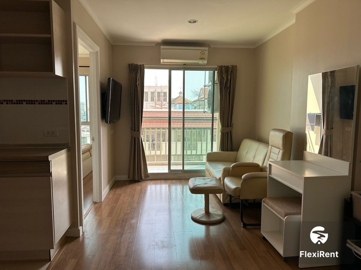 Lumpini Place Ratchayothin photo #3