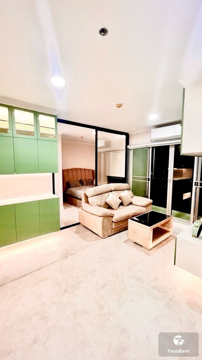 เดอะ พาร์คแลนด์ ศรีนครินทร์ เลคไซด์ (The Parkland Srinakarin Lakeside)