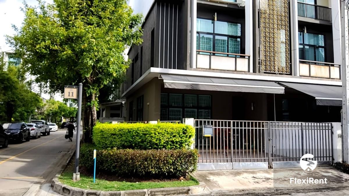 ฟลอร่า วงศ์สว่าง (Flora Wongsawang) รูปที่ 2