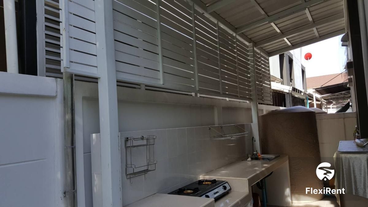 ฟลอร่า วงศ์สว่าง (Flora Wongsawang) รูปที่ 5