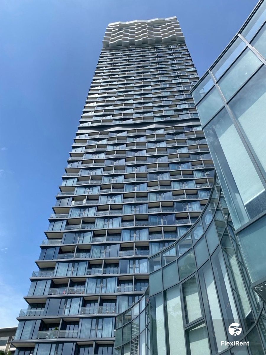 อารมณ์ วงศ์อมาตย์ (AROM WONGAMAT)