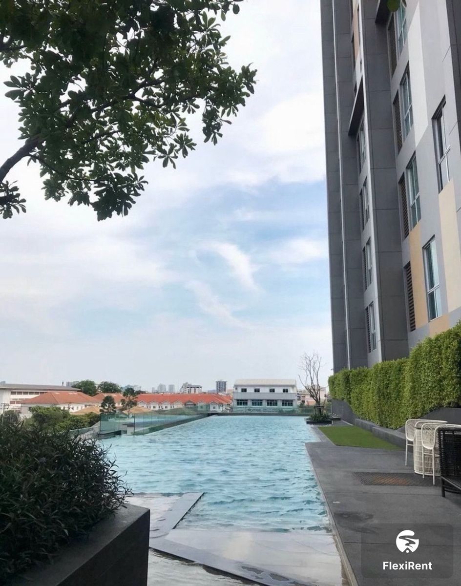 A Space Me Rattanathibet