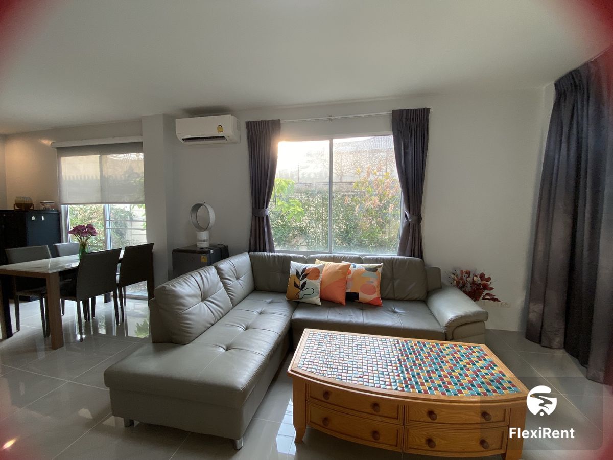 ทาวน์ อเวนิว พระราม 9 (Town Avenue Rama 9)