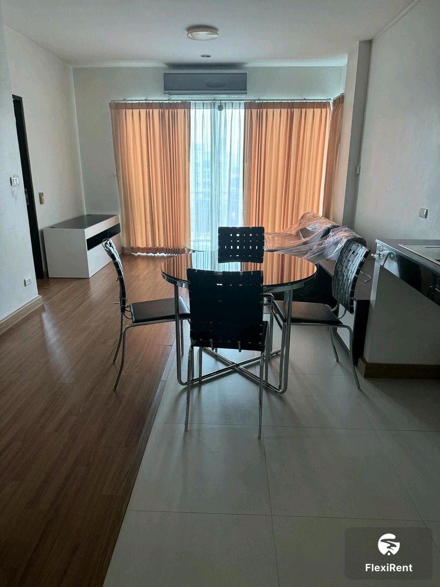 The Wellington Condominium photo #2