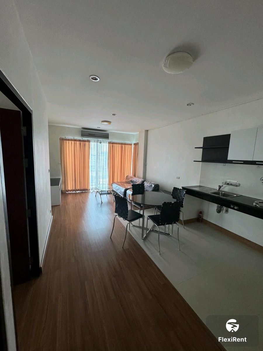 The Wellington Condominium photo #3
