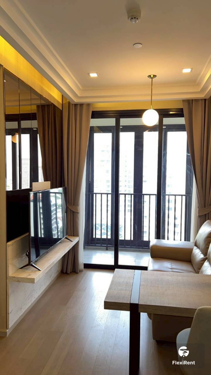 Ashton Asoke photo #4