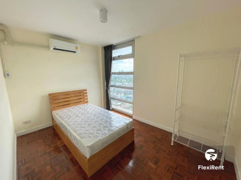 ริเวียร่า อัพ คอนโดมิเนียม (Riviera Up Condominium)