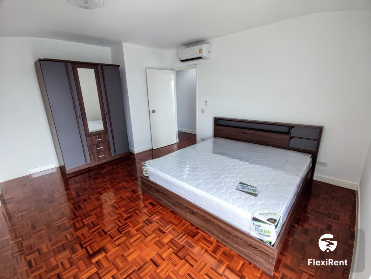 ริเวียร่า อัพ คอนโดมิเนียม (Riviera Up Condominium)