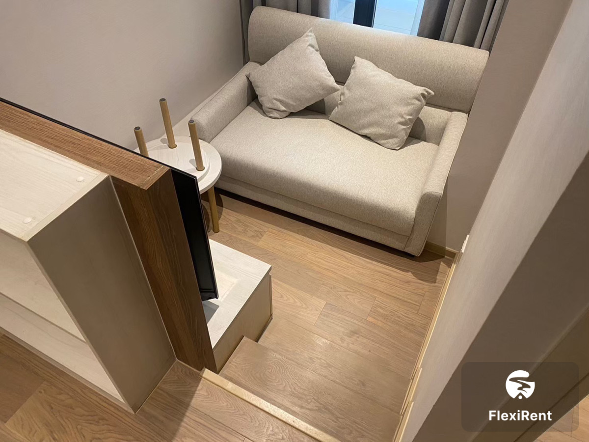 Runesu Thonglor 5 photo #4