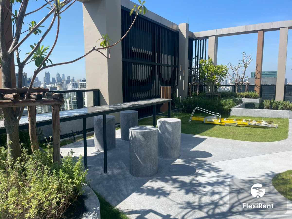 Noble Nue District R9 photo #2