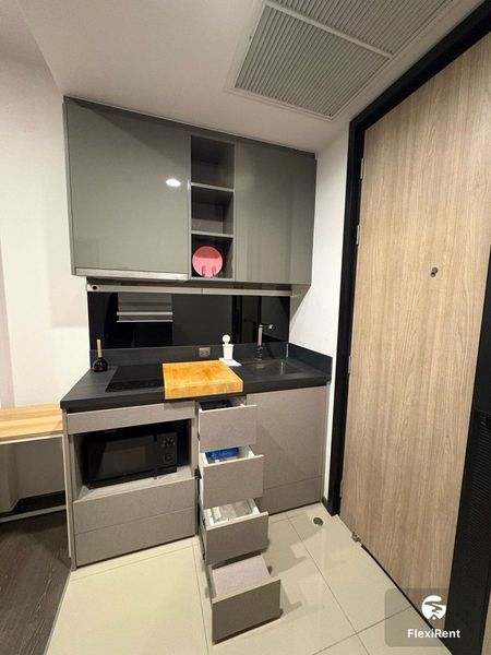 Oka Haus Sukhumvit 36 Image 4