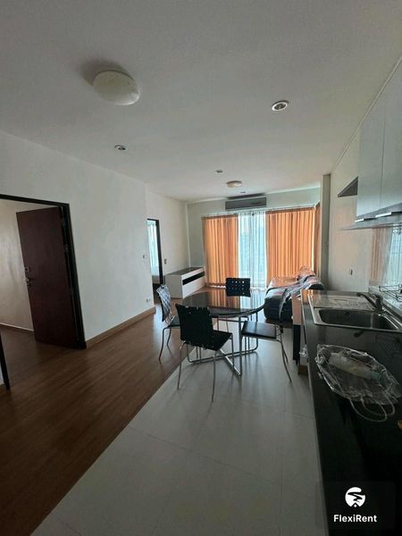 The Wellington Condominium Image 1