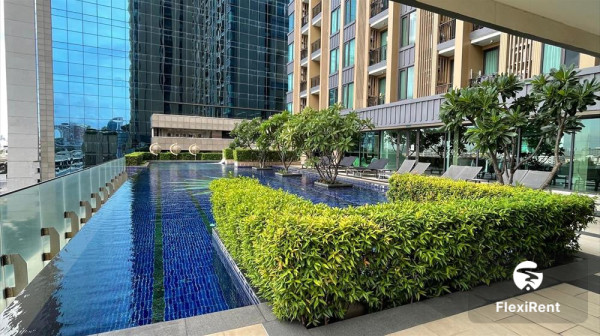 อีควิน็อกซ์ พหล - วิภา (Equinox Phahol - Vibha) รูปที่ 1